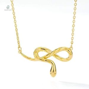 Collier serpent en acier doré au design élégant