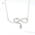 Collier serpent en acier argenté