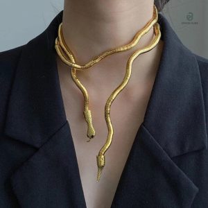 Collier serpent doré enroulé élégant et original