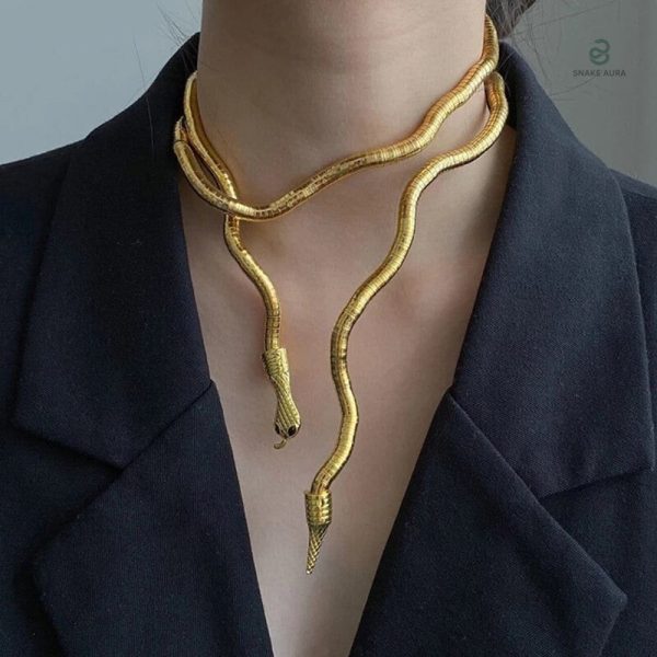Collier serpent doré enroulé élégant et original