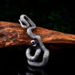 Collier serpent homme, un bijou stylé et original