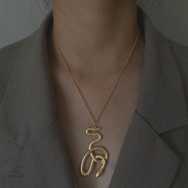 Accessoire serpent doré pour sublimer votre style