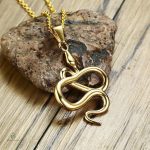 Accessoire serpent en or pour homme, touche de luxe