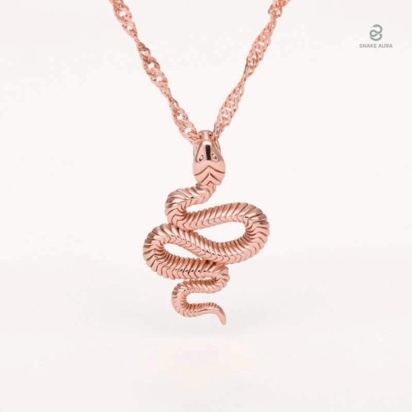 Collier serpent en acier et or rose élégant