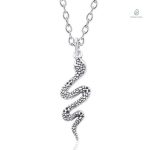 Collier serpent en acier au style punk