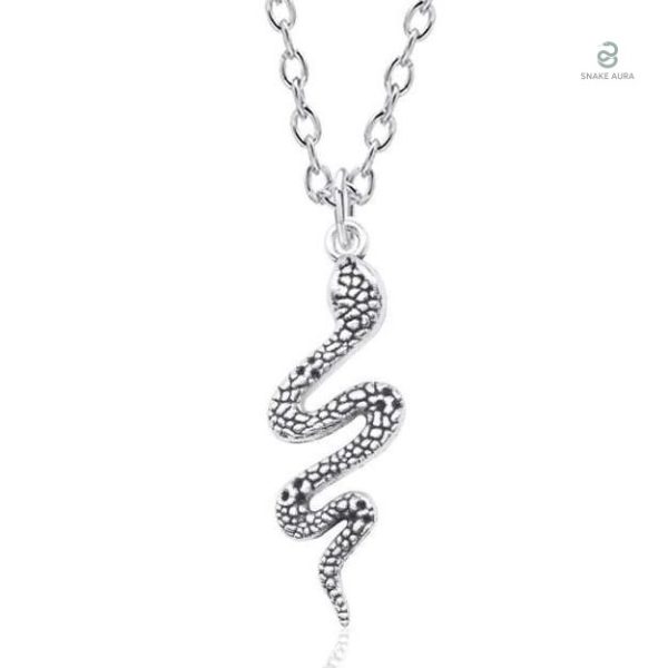 Collier serpent en acier au style punk