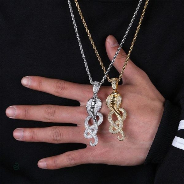 Bijou serpent en argent pour homme, style raffiné et unique