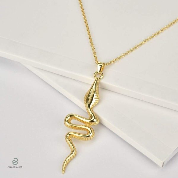 Bijou serpent en argent, style moderne et unique