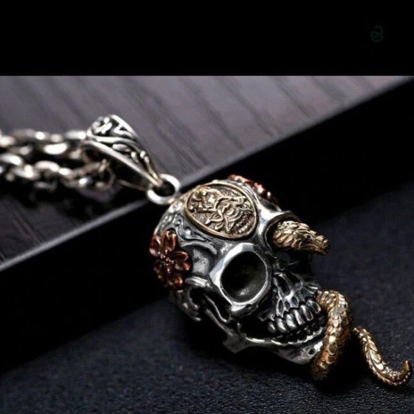Bijou serpent avec tête de mort en argent 925