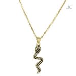 Collier serpent doré en zirconium noir