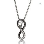 Collier serpent vintage en acier inoxydable élégant