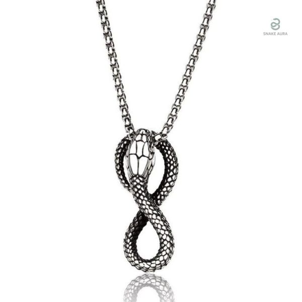 Collier serpent vintage en acier inoxydable élégant