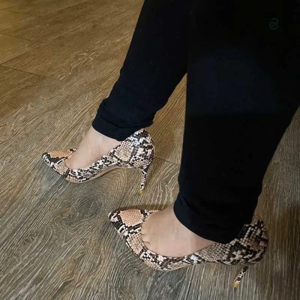 Escarpins en similicuir serpent pour un look audacieux