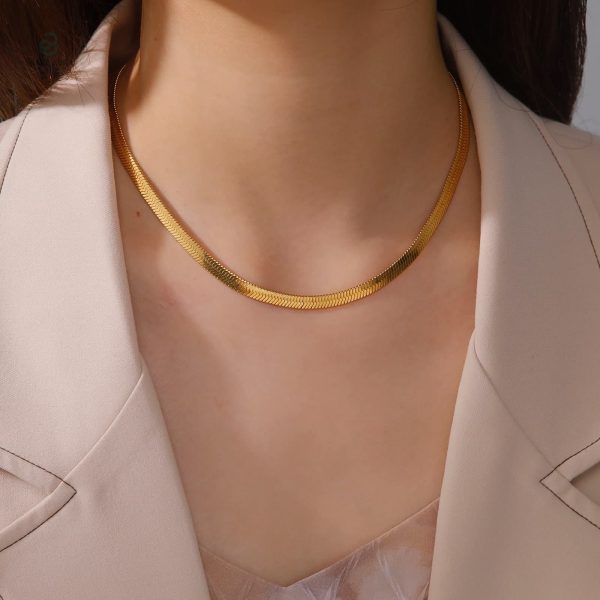 Bijou en acier inoxydable au design serpent chic