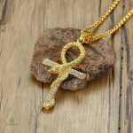 Bijou serpent stylé avec croix égyptienne Ankh