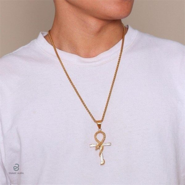 Accessoire tendance : collier serpent et motif Ankh
