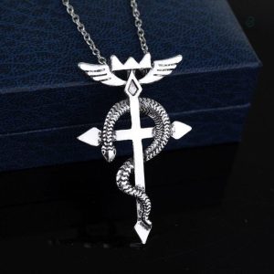 Collier serpent orné d'une croix