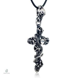 Collier serpent décoré d'une tête de mort et croix