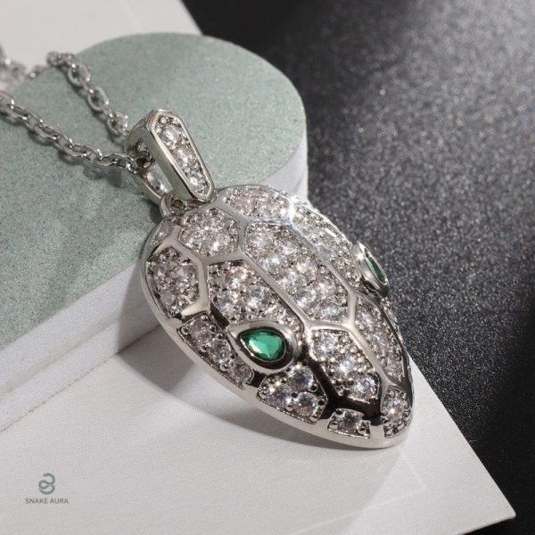 Bijou serpent avec motif tête de serpent distinctif