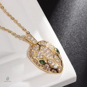 Collier tendance inspiré de l'esthétique reptilienne
