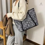 Sac cabas en imitation peau de serpent