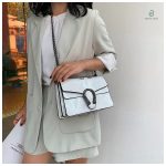Sac serpent blanc pour un style raffiné