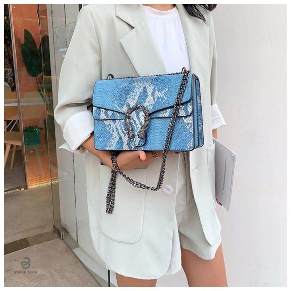 Sac Serpent en bleu, design raffiné et tendance