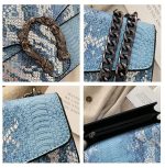 Sac bleu serpent, idéal pour toutes occasions