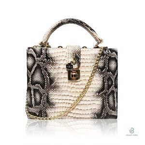 Sac élégant imitation serpent pour un style raffiné